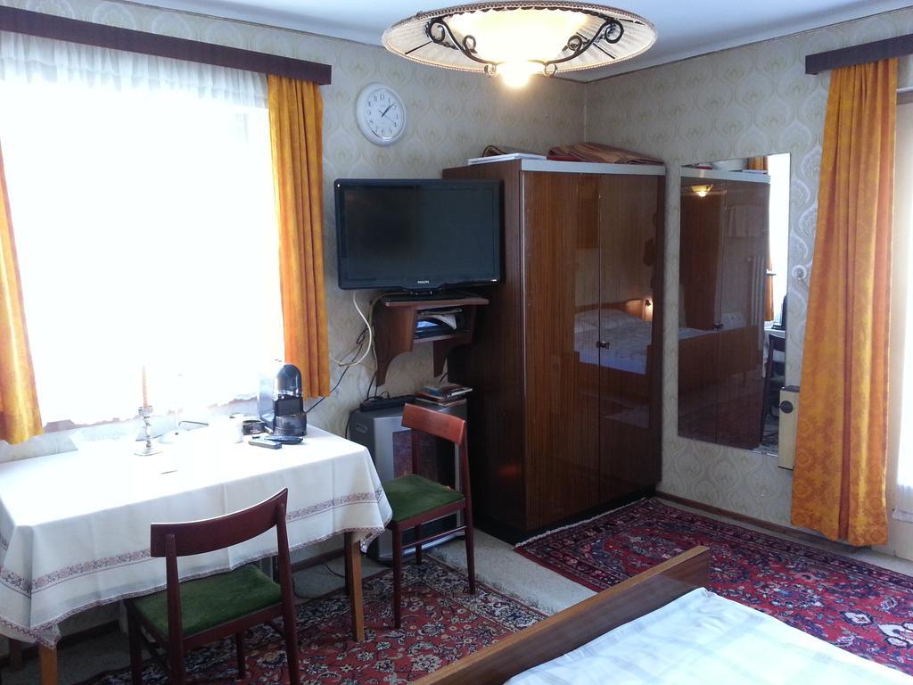 לינה וארוחת בוקר פוסגל אם סי Haus Ellmaustein מראה חיצוני תמונה