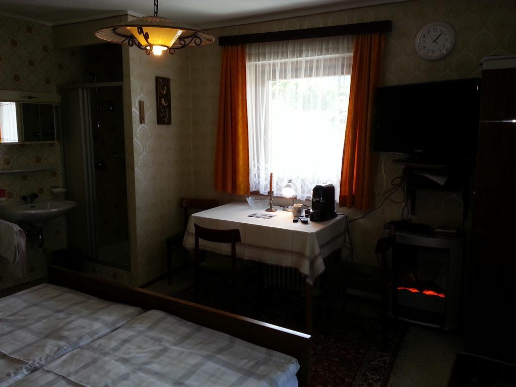 לינה וארוחת בוקר פוסגל אם סי Haus Ellmaustein מראה חיצוני תמונה